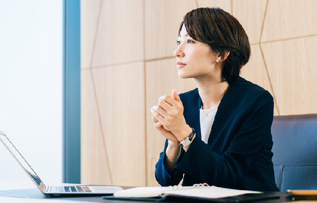 勤務税理士は「安定」で最高? 会務・研修から逃げられず面倒? 税理士98人のリアルな声
